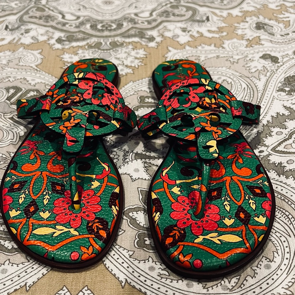 NWOT Tory Burch Millers Size 8.5